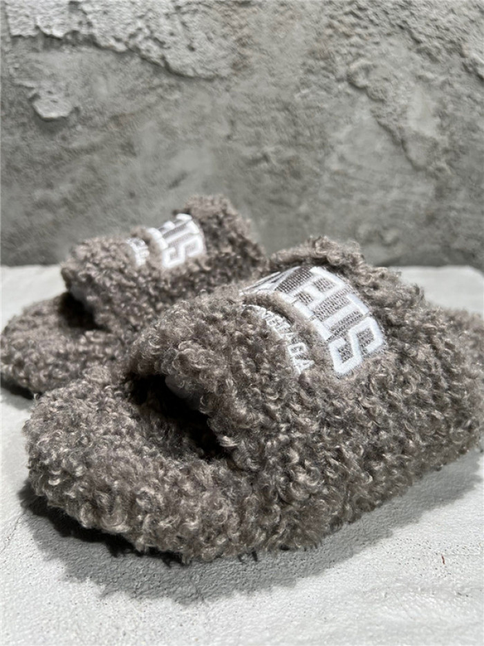 BLCG SLIPPERS