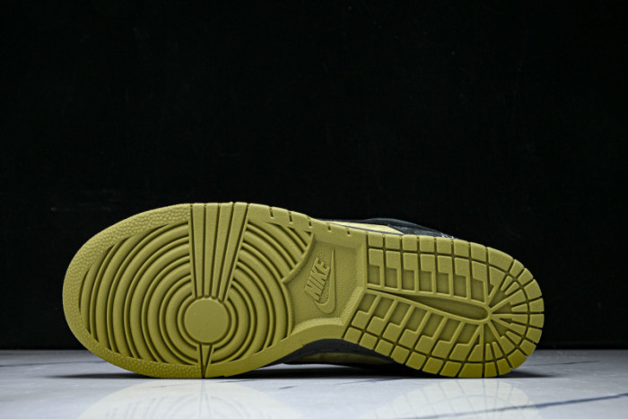 nike sb dunk low  Svp*me 94 camper green  hq8487-300