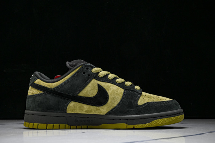 nike sb dunk low  Svp*me 94 camper green  hq8487-300