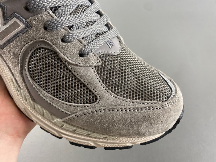 New Balance ML2002RC