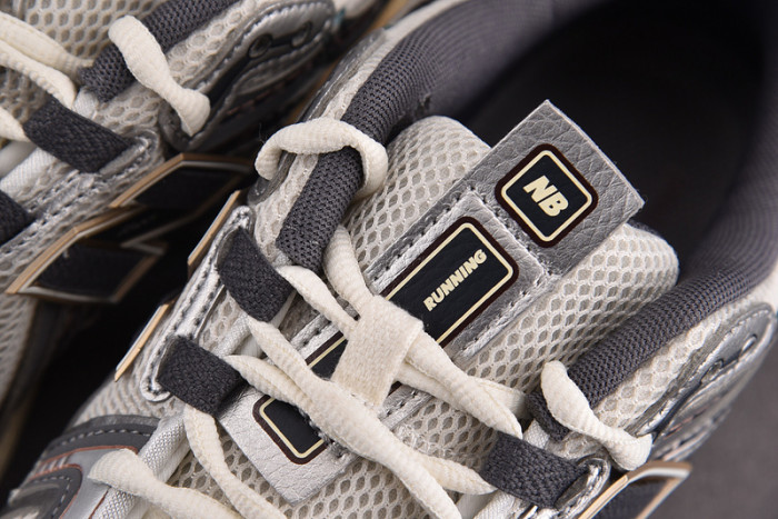 New Balance  1906A Tech Explosion  M1906AD