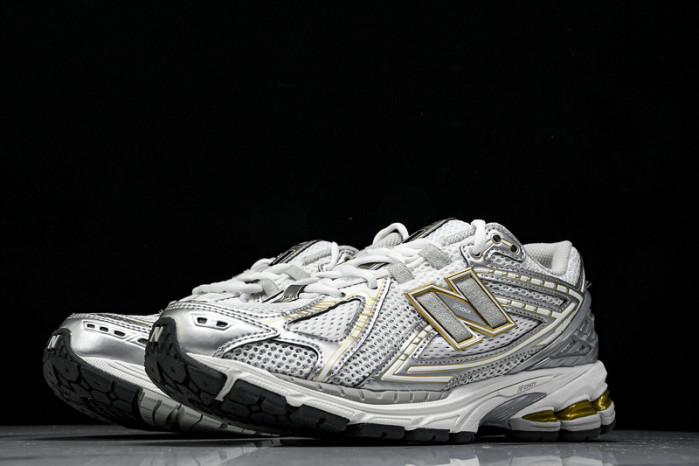 New Balance 1906R White Rain Cloud Silver Metallic M1906RI