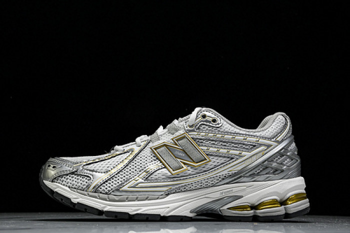 New Balance 1906R White Rain Cloud Silver Metallic M1906RI