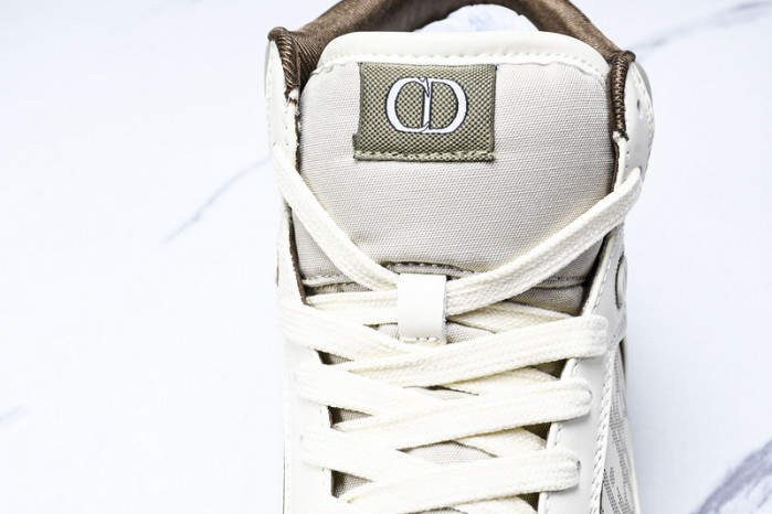 D10R B27 High Top Sneaker 10802