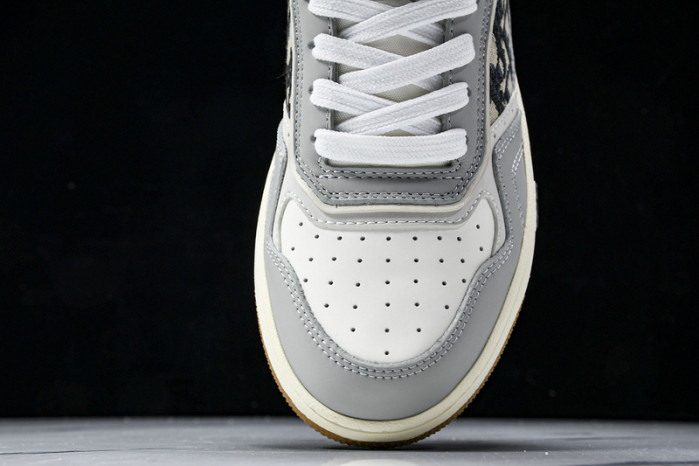 D10R B27 High Top Sneaker 10804