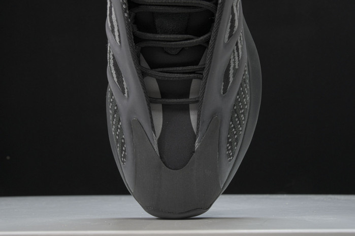 ad1d*s Y**zy 700 v3 “alvah”h67799