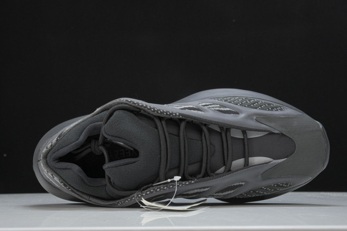 ad1d*s Y**zy 700 v3 “alvah”h67799