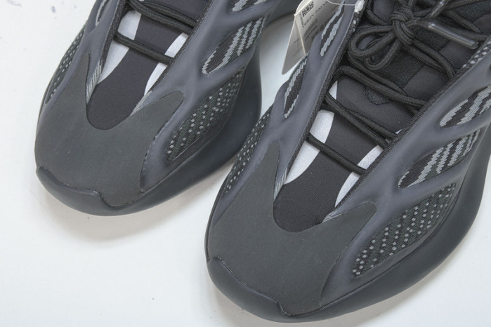 ad1d*s Y**zy 700 v3 “alvah”h67799