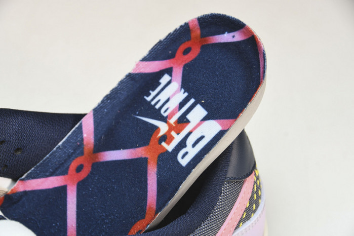 Nike SB Dunk Low “Be True” DX5933-900