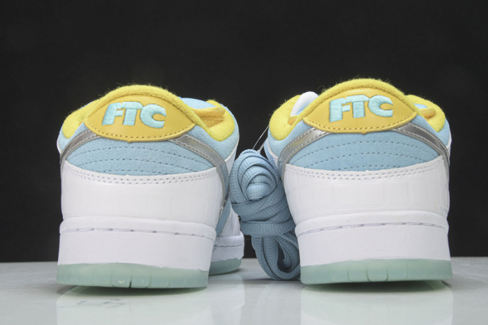 How the FTC x Nike SB Dunk Low DH7687-400