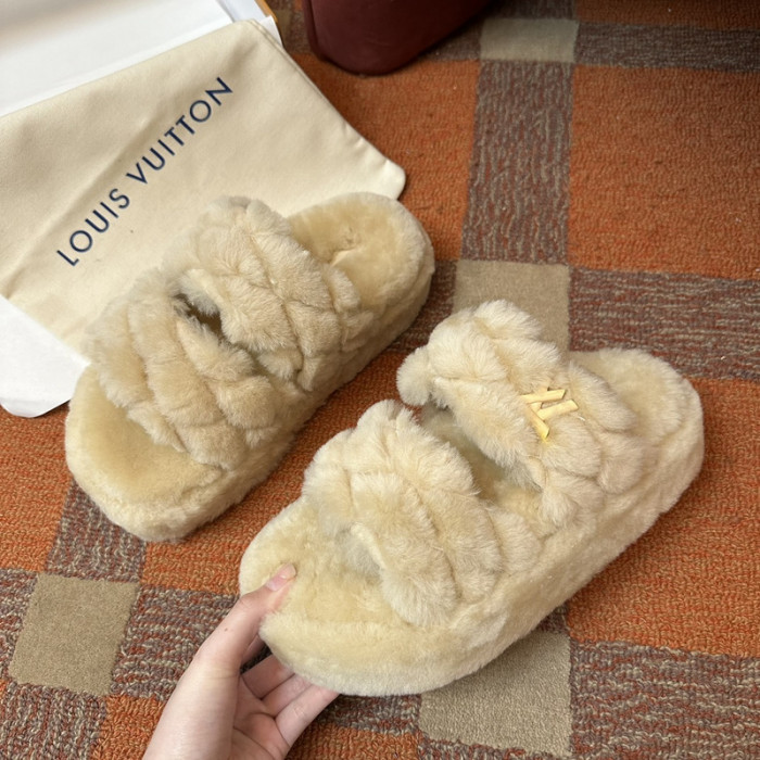 LV SLIPPERS