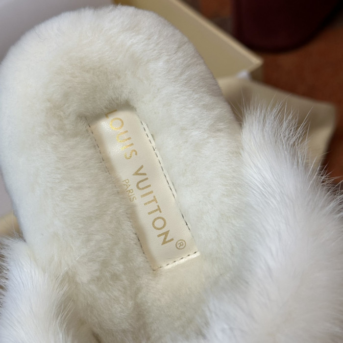 LV SLIPPERS