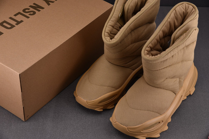 Y**zy nsltd boot  ‘khaki’   gx0054