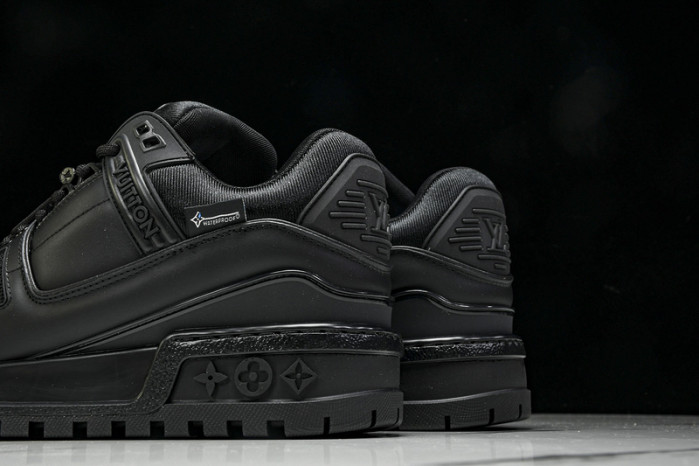 LV SNEAKER LOW FOR-LV220