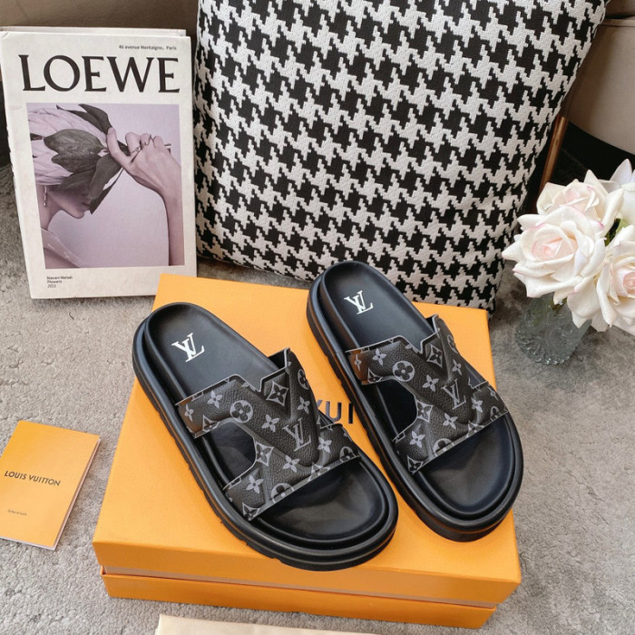 LV SLIPPERS