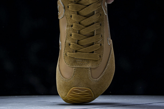 L*0ewe Ballet Runner  LW-FOR16