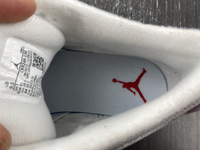 Air Jordan 3 WMNS “Lucky Green”  CK9246-136