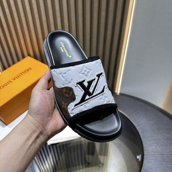 LV SLIPPERS