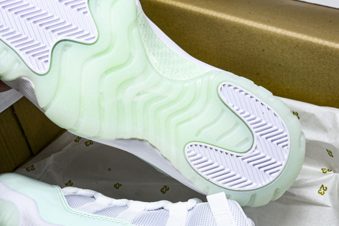 Air Jordan 11 Low “Igloo  AH7860-103