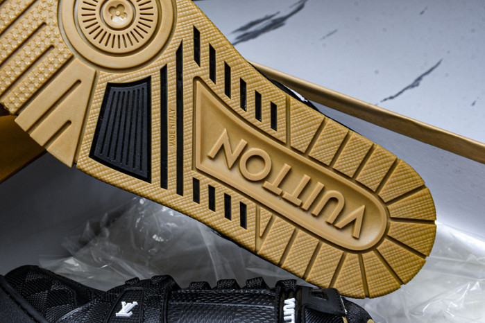 LV SNEAKER TRAINER   FOR-LV305