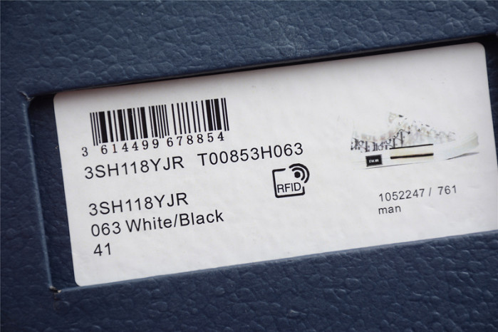 D10R B23 Low Top Logo Oblique Sneakers