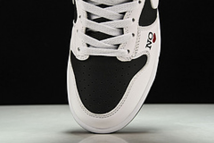 svp*me x nike sb dunk high qs “by any means”S*p  dn3741-002