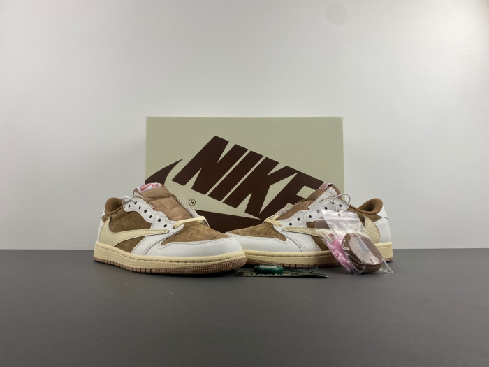 Travis Scott x Air Jordan 1 Low OG DM7866-106