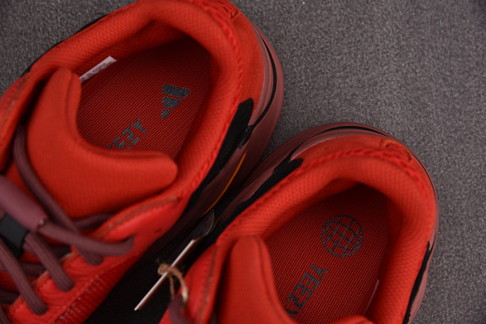 ad1d*s Y**zy boost 700 “hi-res red”  hq6979