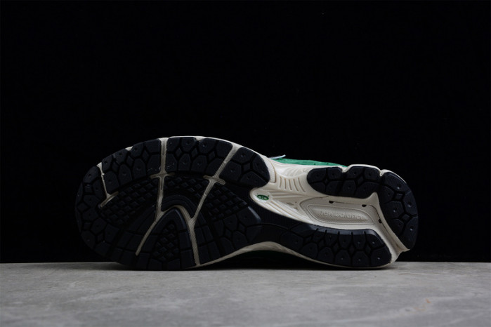 New* Balance WL2002 M2002RR1