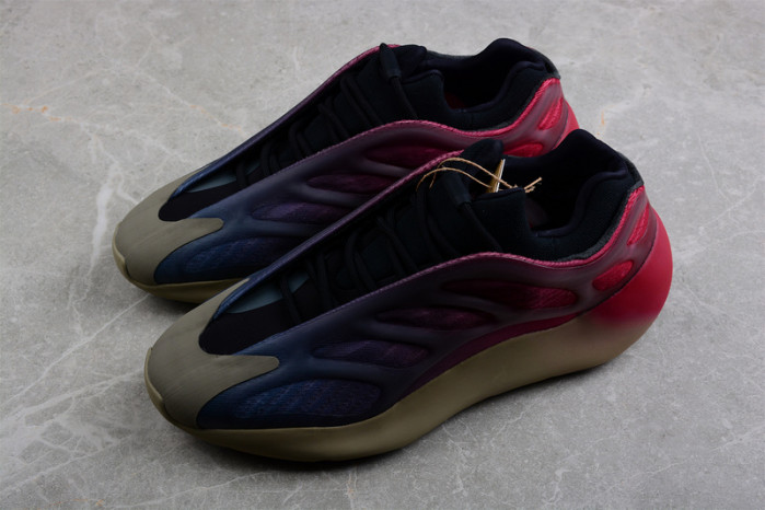 ad1d*s Y**zy 700 v3  “fade carbon” gw1814