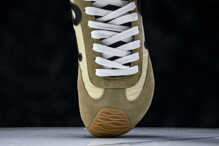 L*0ewe Ballet Runner  LW-FOR11