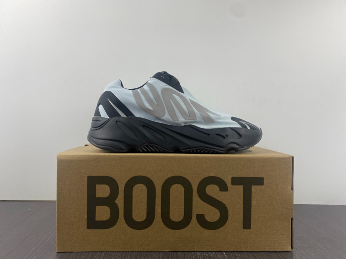 ad1d*s Y**zy boost 700 gz0711