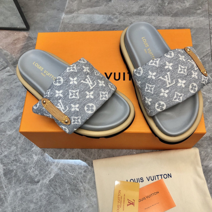 LV SLIPPERS