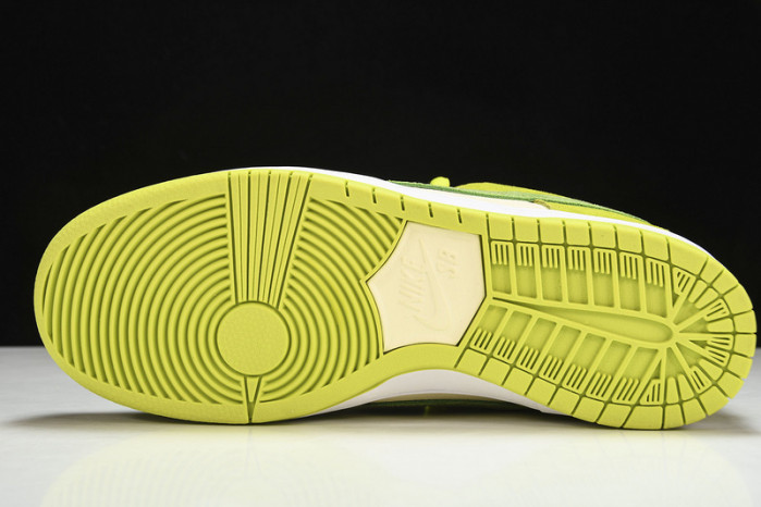 Nike Dunk Low "Green Apple"   DM0807-300