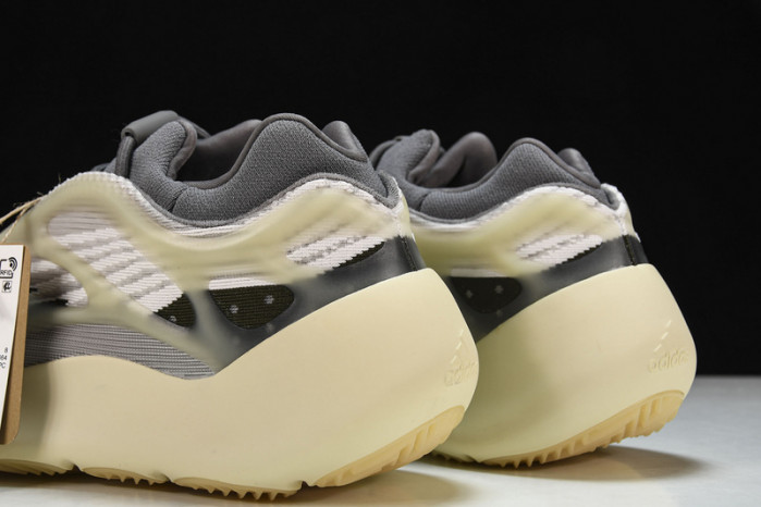 ad1d*s Y**zy 700 v3  fade id1674