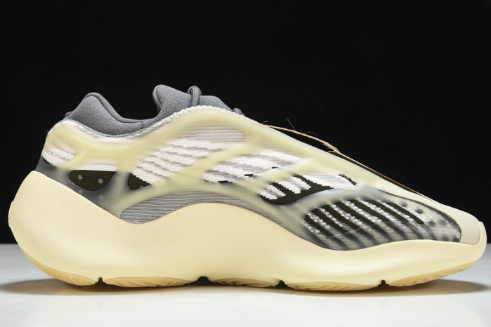 ad1d*s Y**zy 700 v3  fade id1674