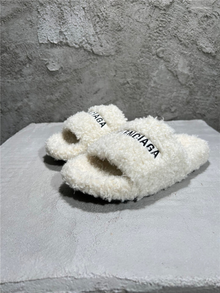 BLCG SLIPPERS