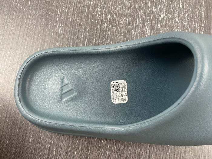 Y**zy slide “slate marine” id2349