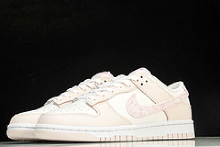Nike Dunk Low “Pink Paisley”  FD1449-100