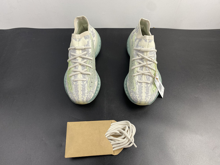 ad1d*s  Y**zy boost 380 alien blue gw0304