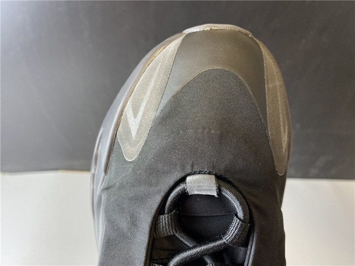 ad1d*s Y**zy boost 700 mnvn triple black - fv4440