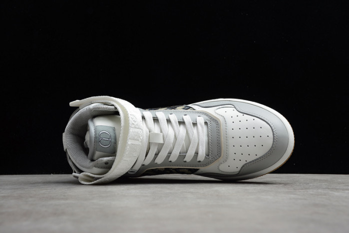 D10R B27 High Top Sneaker