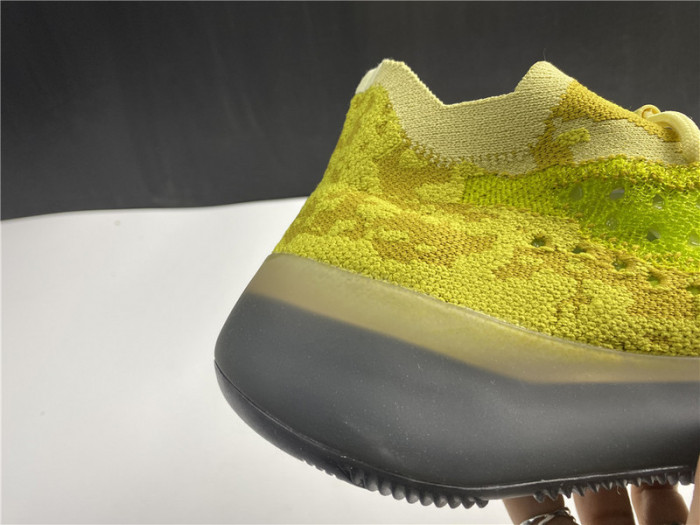 ad1d*s Y**zy boost 380 hylte glow fz4990