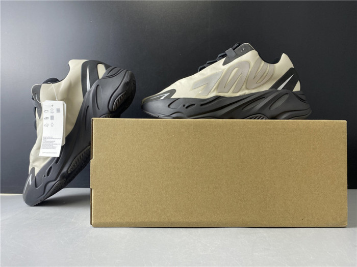 ad1d*s Y**zy boost 700 mnvn bone  fy3729