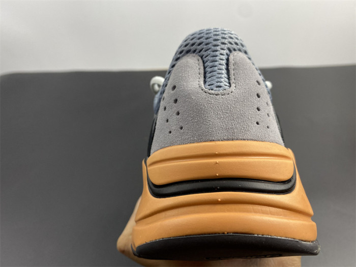 ad1d*s Y**zy boost 700 gw0296