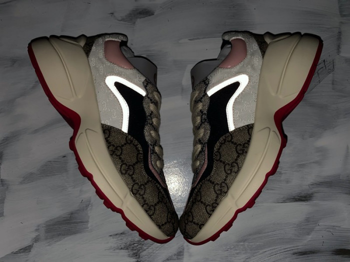 Gv*c rhyton vintage trainer sneaker 620185 99wf0 4371