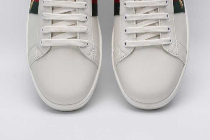 Gv*c ace embroidered low-top sneaker white with bee