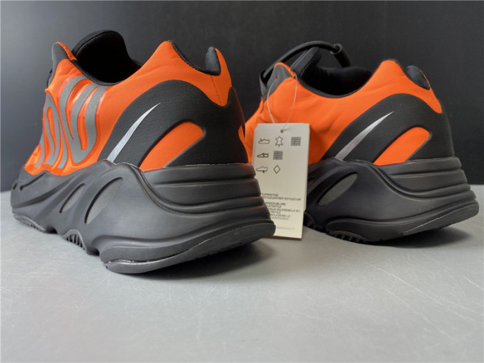 ad1d*s Y**zy boost 700 mnvn orange - fv3258