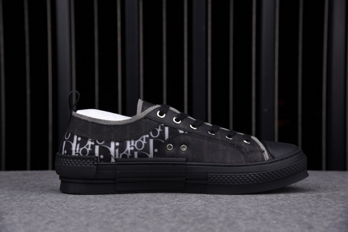 D10R B23 Sneakers Low Top