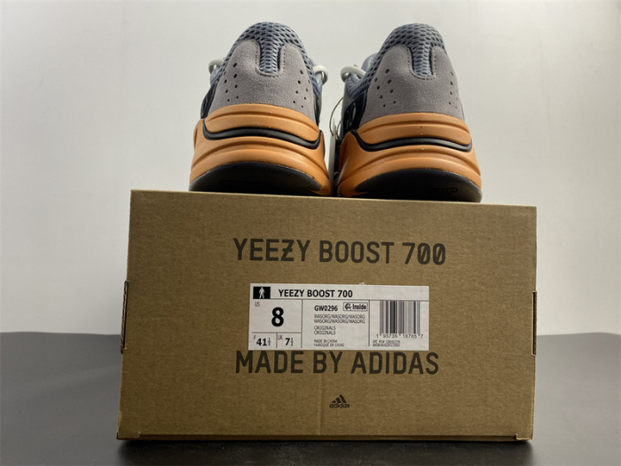 ad1d*s Y**zy boost 700 gw0296